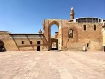 İshak Paşa Sarayı yıllar sonra sessizliğe büründü İshak Paşa Sarayı yıllar sonra sessizliğe büründü