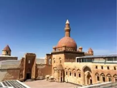 İshak Paşa Sarayı yıllar sonra sessizliğe büründü İshak Paşa Sarayı yıllar sonra sessizliğe büründü