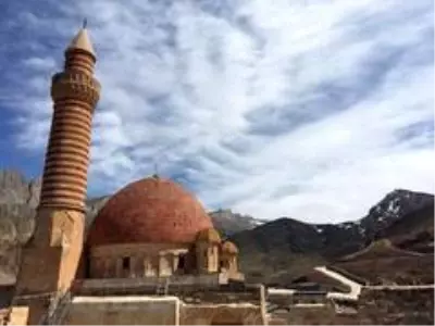 İshak Paşa Sarayı yıllar sonra sessizliğe büründü İshak Paşa Sarayı yıllar sonra sessizliğe büründü