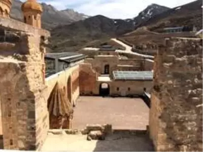 İshak Paşa Sarayı yıllar sonra sessizliğe büründü İshak Paşa Sarayı yıllar sonra sessizliğe büründü