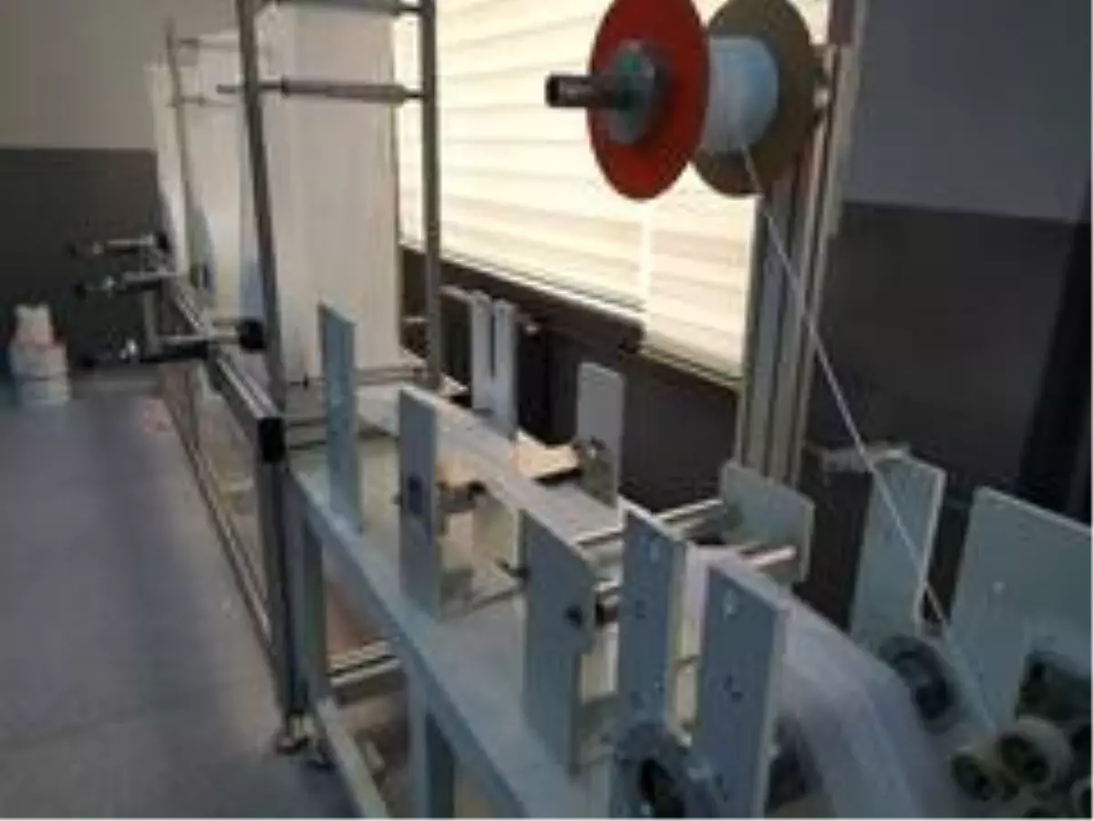 İstanbul'da meslek liselerinde maske üretimi