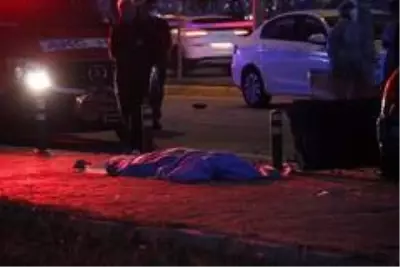 İzmir'de feci kaza: 1 ölü, 2 yaralı