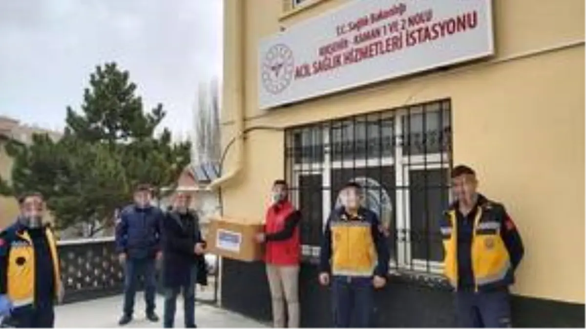 Kaman Gençlik Merkezinden sağlık çalışanlarına siper maske