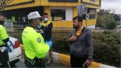Kırmızı ışıkta geçmedim iddiasına polisten kaza yerinde görüntülü cevap Kırmızı ışıkta geçmedim iddiasına polisten kaza yerinde görüntülü cevap