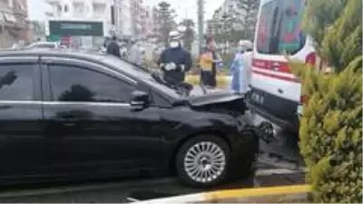 Kırmızı ışıkta geçmedim iddiasına polisten kaza yerinde görüntülü cevap Kırmızı ışıkta geçmedim iddiasına polisten kaza yerinde görüntülü cevap