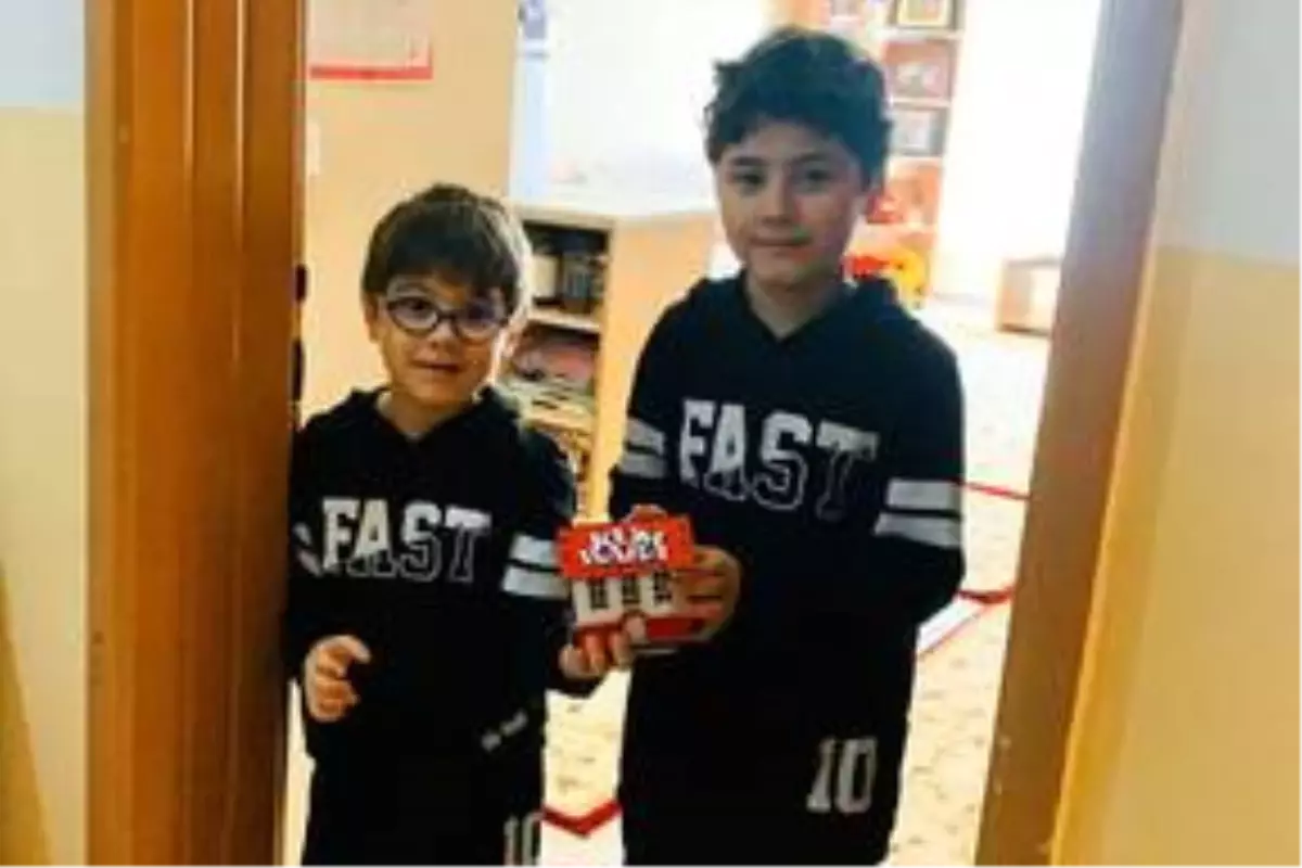 Kumbaralarındaki 211 lirayı Milli Dayanışma Kampanyası'na bağışladı