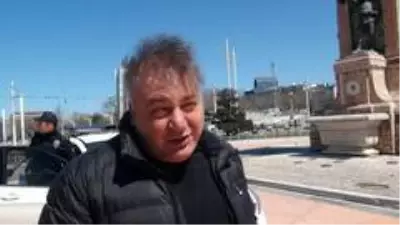 (Özel) Taksim'de ceza yiyen vatandaştan ilginç sosyal mesafe tepkisi (Özel) Taksim'de ceza yiyen vatandaştan ilginç sosyal mesafe tepkisi