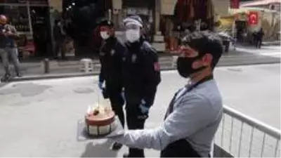 Polislere pastalı teşekkür
