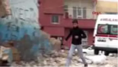 Şanlıurfa'da metruk ev çöktü: 2 kardeş yaralandı Şanlıurfa'da metruk ev çöktü: 2 kardeş yaralandı