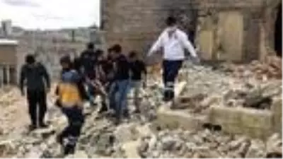 Şanlıurfa'da metruk ev çöktü: 2 kardeş yaralandı Şanlıurfa'da metruk ev çöktü: 2 kardeş yaralandı