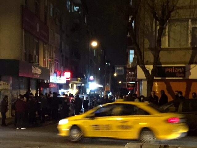 Sokağa çıkma yasağının ardından vatandaşlar fırınlara akın etti.