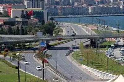 Yurt genelinde 'Evde kal' çağrısına büyük oranda uyuluyor Yurt genelinde 'Evde kal' çağrısına büyük oranda uyuluyor
