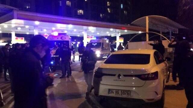 Beyoğlu'nda yol kontrolü yapan polislere ateş açıldı: 2 polis yaralı Beyoğlu'nda yol kontrolü yapan polislere ateş açıldı: 2 polis yaralı