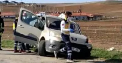 Çorum'da trafik kazası: 2 yaralı Çorum'da trafik kazası: 2 yaralı
