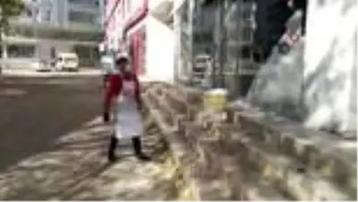 Fırıncılar, bir günde sattığı ekmeği sokağa çıkma yasağı sonrası iki saatte sattı Fırıncılar, bir günde sattığı ekmeği sokağa çıkma yasağı sonrası iki saatte sattı