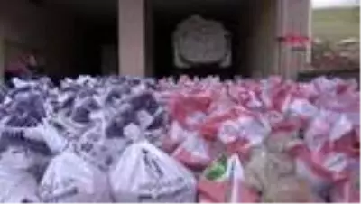 HAKKARİ-Esendere Belediyesi'nden 500 aileye gıda yardımı HAKKARİ-Esendere Belediyesi'nden 500 aileye gıda yardımı