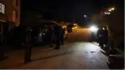 Kırşehir'de 12 dairelik bir binada daha karantina uygulaması yapıldı Kırşehir'de 12 dairelik bir binada daha karantina uygulaması yapıldı