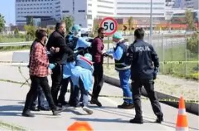 Koronavirüs testi pozitif çıkan vatandaş, hastaneden kaçıp intihar etmek istedi.