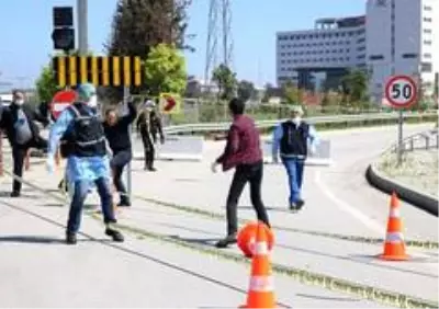 Koronavirüs testi pozitif çıkan vatandaş, hastaneden kaçıp intihar etmek istedi.