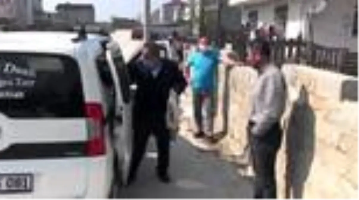 Muhtar mahallelinin ekmek ihtiyacını karşılıyor