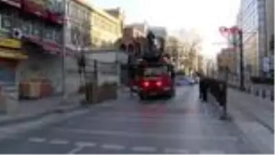 BEYOĞLU'NDA POLİS İTFAİYE SEPETİYLE ÇIKTIĞI BİNADA HIRSIZ ARADI BEYOĞLU'NDA POLİS İTFAİYE SEPETİYLE ÇIKTIĞI BİNADA HIRSIZ ARADI