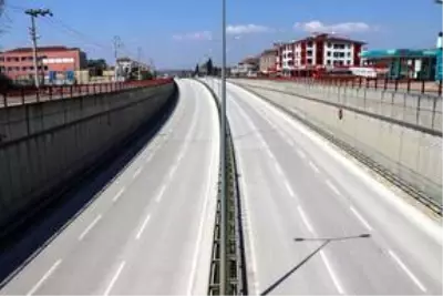 Bolu, Düzce, Karabük ve Bartın'da 'evde kal' çağrısına riayet ediliyor Bolu, Düzce, Karabük ve Bartın'da 'evde kal' çağrısına riayet ediliyor