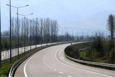 Bolu, Düzce, Karabük ve Bartın'da 'evde kal' çağrısına riayet ediliyor Bolu, Düzce, Karabük ve Bartın'da 'evde kal' çağrısına riayet ediliyor
