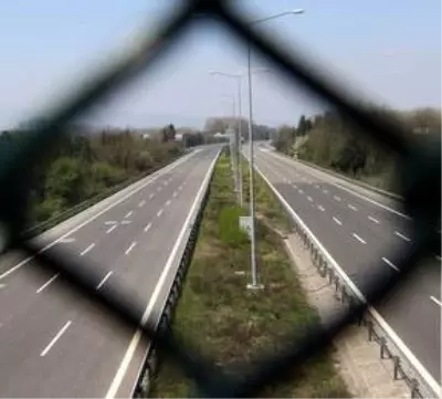 Bolu, Düzce, Karabük ve Bartın'da 'evde kal' çağrısına riayet ediliyor Bolu, Düzce, Karabük ve Bartın'da 'evde kal' çağrısına riayet ediliyor