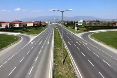 Bolu, Düzce, Karabük ve Bartın'da 'evde kal' çağrısına riayet ediliyor Bolu, Düzce, Karabük ve Bartın'da 'evde kal' çağrısına riayet ediliyor