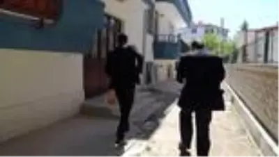 Çubuk Belediyesi, evlerinde kalan vatandaşlara ekmek götürdü