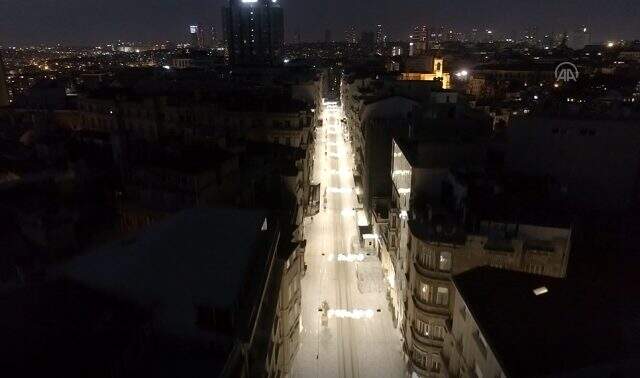 İstanbul'da sokağa çıkma yasağında Taksim, İstiklal Caddesi ve Ortaköy havadan görüntülendi