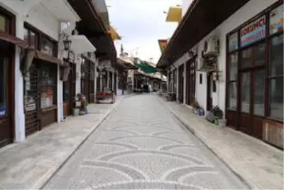 Kumluca ve Elmalı ilçelerinde vatandaşlar sokağa çıkma yasağına uydu Kumluca ve Elmalı ilçelerinde vatandaşlar sokağa çıkma yasağına uydu