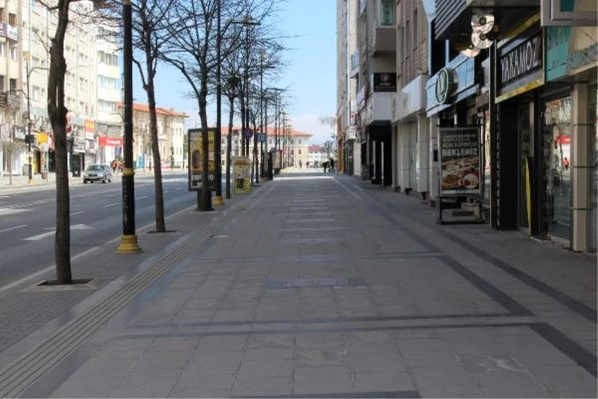 Sivas'ta cadde ve sokaklar boş kaldı - Haber