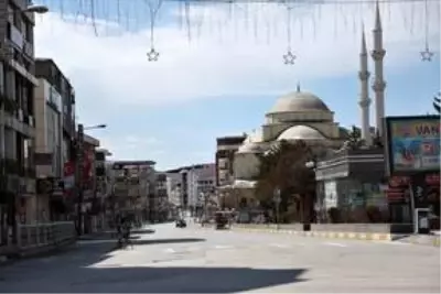 Yurt genelinde 'evde kal' çağrısına uyuluyor Yurt genelinde 'evde kal' çağrısına uyuluyor