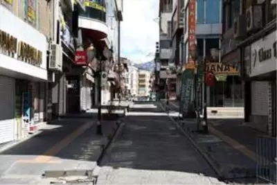 Yurt genelinde 'evde kal' çağrısına uyuluyor Yurt genelinde 'evde kal' çağrısına uyuluyor