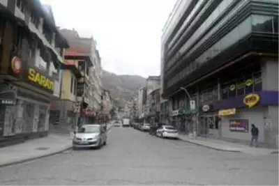 Yurt genelinde 'evde kal' çağrısına uyuluyor Yurt genelinde 'evde kal' çağrısına uyuluyor