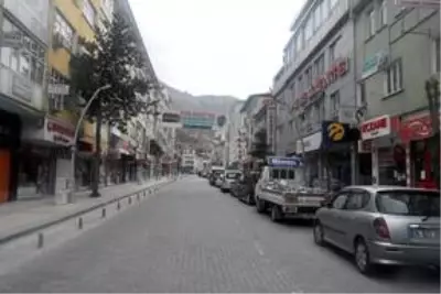 Yurt genelinde 'evde kal' çağrısına uyuluyor Yurt genelinde 'evde kal' çağrısına uyuluyor