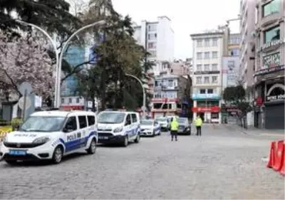 Yurt genelinde 'evde kal' çağrısına uyuluyor Yurt genelinde 'evde kal' çağrısına uyuluyor