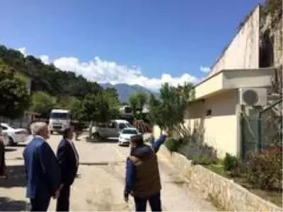 Başkan Topaloğlu Lise caddesindeki çalışmaları inceledi Başkan Topaloğlu Lise caddesindeki çalışmaları inceledi
