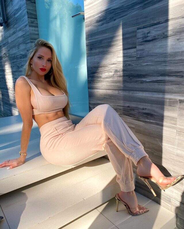 Fitness modeli Amanda Lee, paylaşımlarıyla sosyal medyayı sallıyor