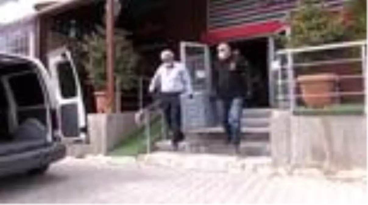 Gönüllü gençler, kimsesiz vatandaşların gönlüne dokunuyor