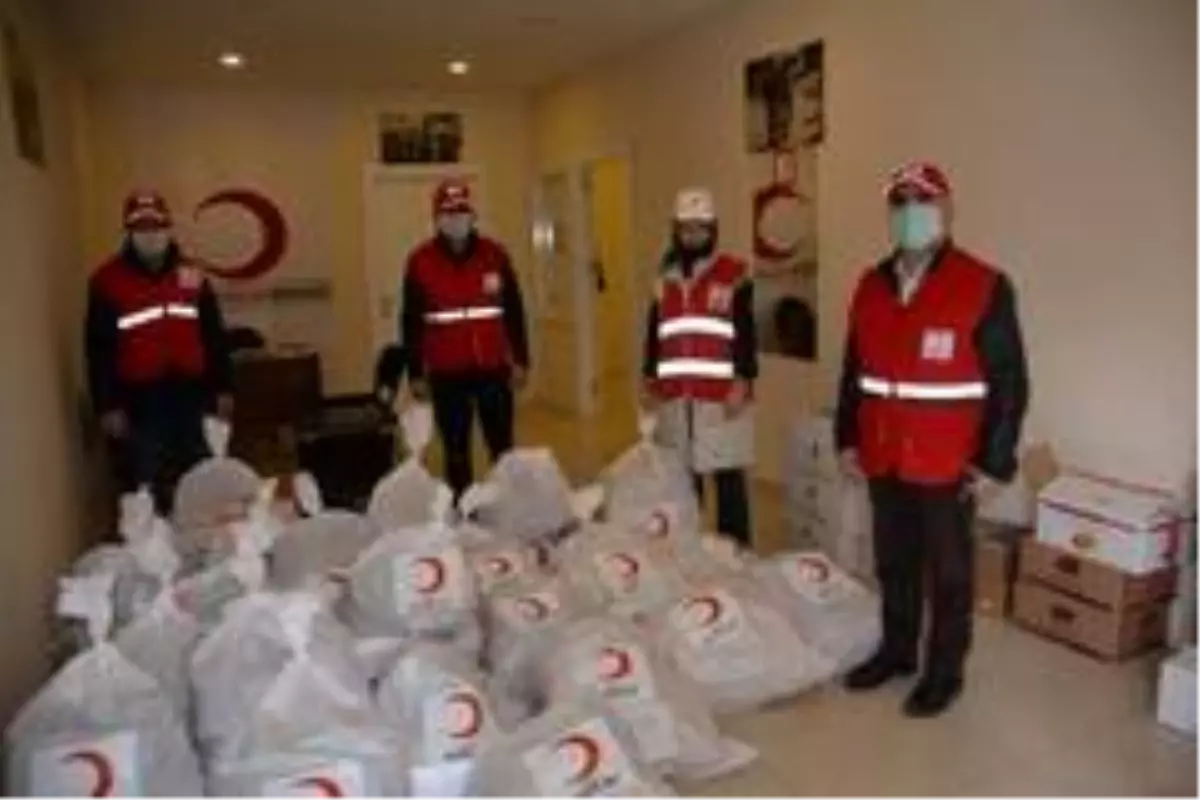 Kızılaydan ihtiyaç sahiplerine gıda yardımı