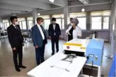 Maske üretim makinesi ile maske üretimine başlandı Maske üretim makinesi ile maske üretimine başlandı