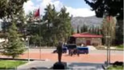 Polis uygulamasından kaçan şüpheliler jandarmaya yakalandı Polis uygulamasından kaçan şüpheliler jandarmaya yakalandı