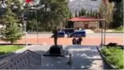 Polis uygulamasından kaçan şüpheliler jandarmaya yakalandı Polis uygulamasından kaçan şüpheliler jandarmaya yakalandı