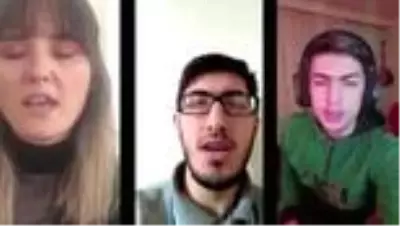 Üniversite öğrencileri evlerinden söyledikleri türküyle 'evde kal' çağrısı yaptı Üniversite öğrencileri evlerinden söyledikleri türküyle 'evde kal' çağrısı yaptı