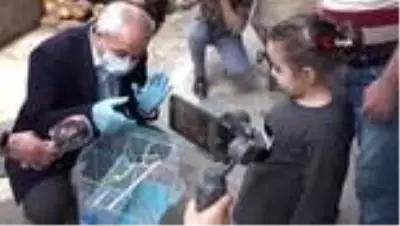 6 yaşındaki çocuğun muhabbet kuşu isteğini belediye başkanı yerine getirdi