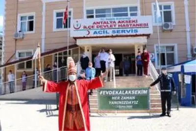 Akseki'de mehter takımından vatandaşlara 'evde kal' çağrısı Akseki'de mehter takımından vatandaşlara 'evde kal' çağrısı