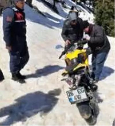 Akseki'de motosikletleri kara saplanan 4 kişi kurtarıldı Akseki'de motosikletleri kara saplanan 4 kişi kurtarıldı