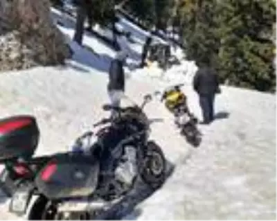 Akseki'de motosikletleri kara saplanan 4 kişi kurtarıldı Akseki'de motosikletleri kara saplanan 4 kişi kurtarıldı